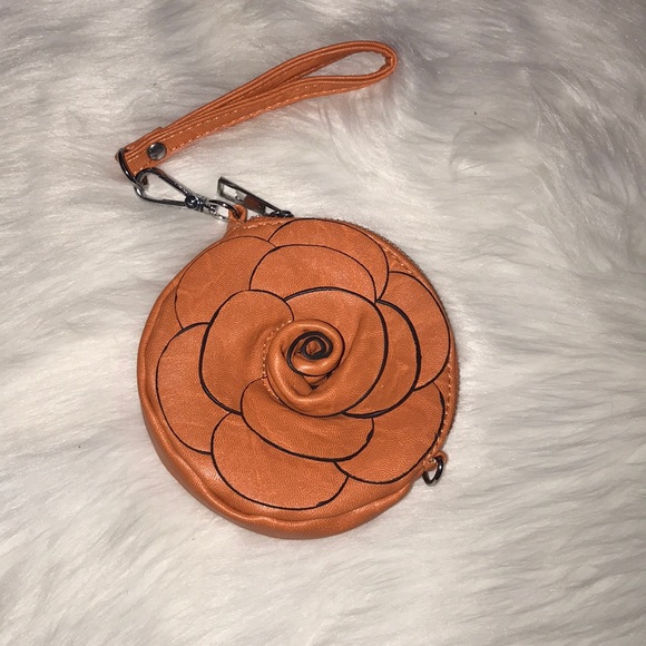 Handbags - Flower design wrist purse